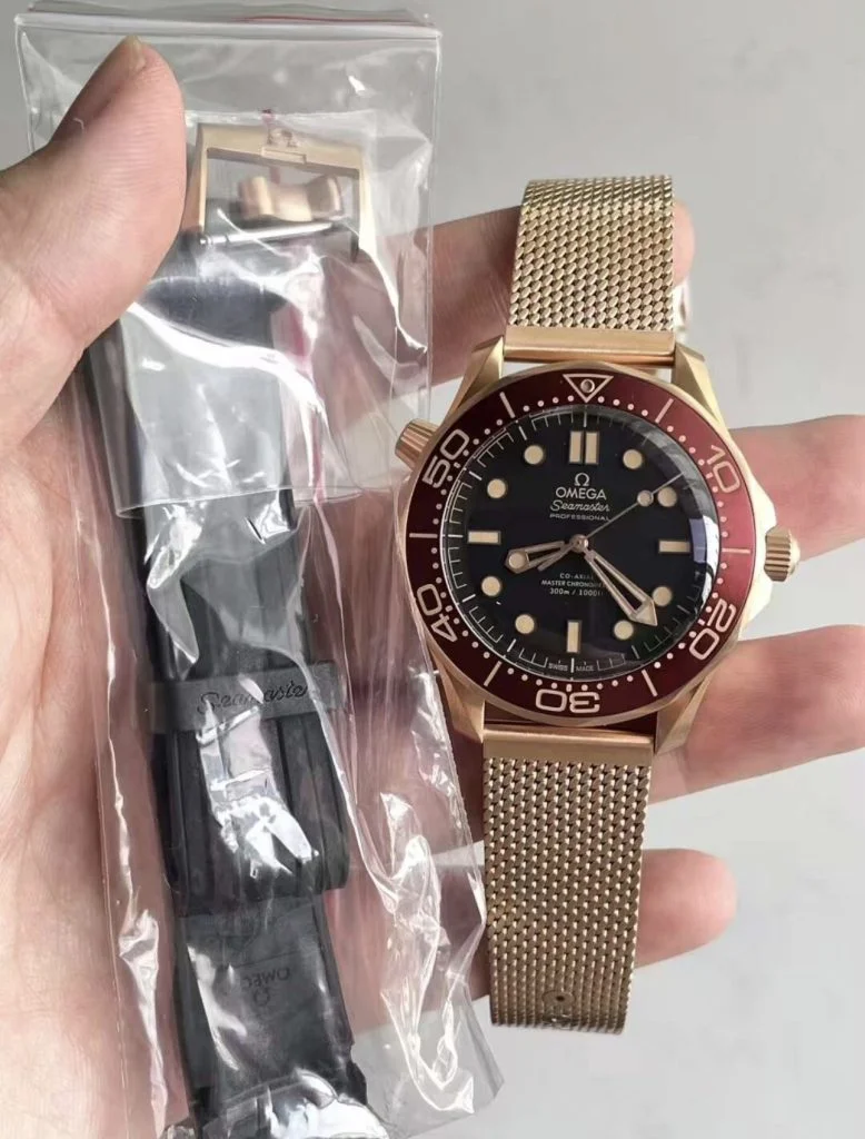 VSF-Watch Omega Seamaster 300M 007 Bronze Gold V4-4.webp