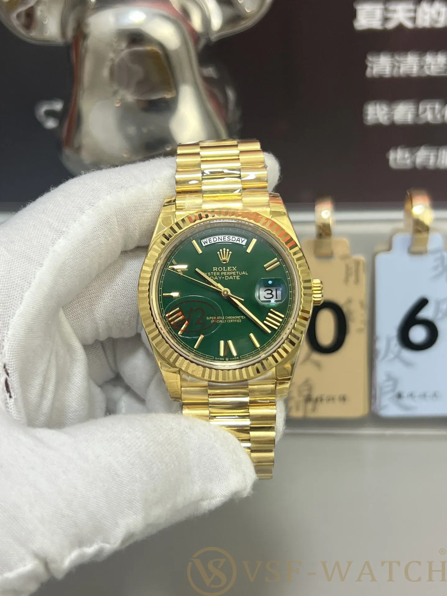VS Factory Rolex Day-Date 40 Yellow Gold Green Roman Dial (2